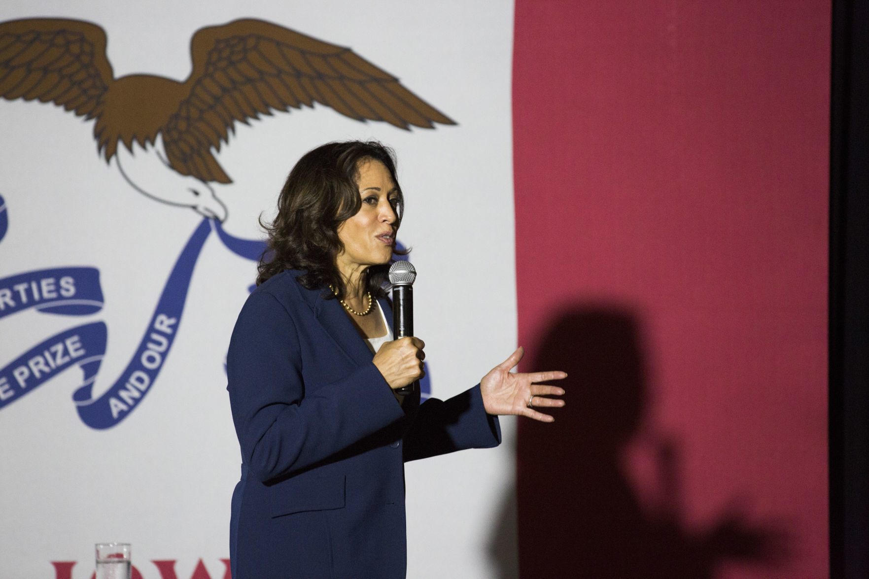 092019kw-kamala-harris-07